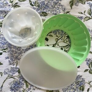 Retro Tupperware Jello Mold
